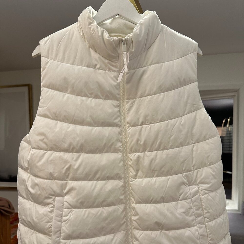GAP White Quilted Puffer Vest